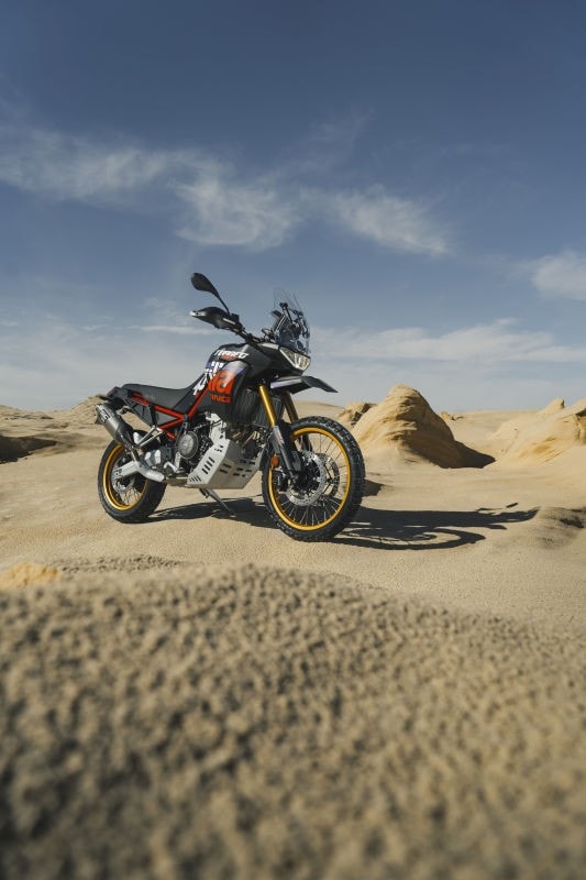 Aprilia Tuareg Rally 660: il ritorno di una leggenda, più cattiva e pronta al deserto +VIDEO+